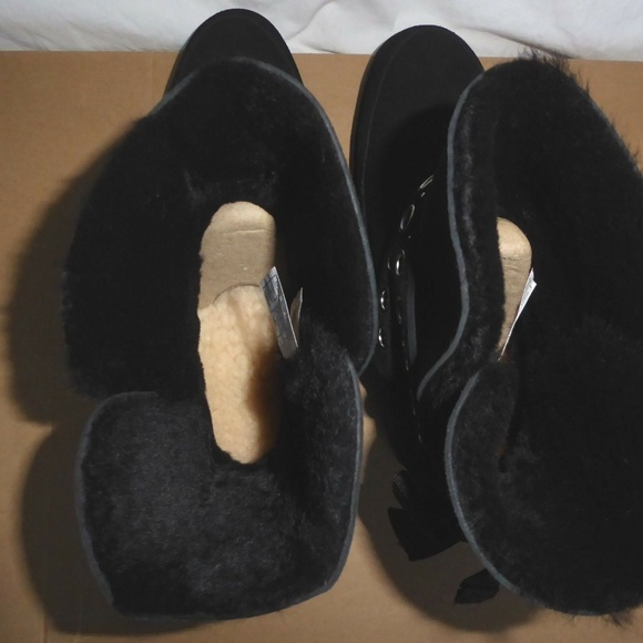 🎈SOLD🎈 NIB UGG Alisia Grommet Wedge Sheepskin Boots - Picture 7 of 8